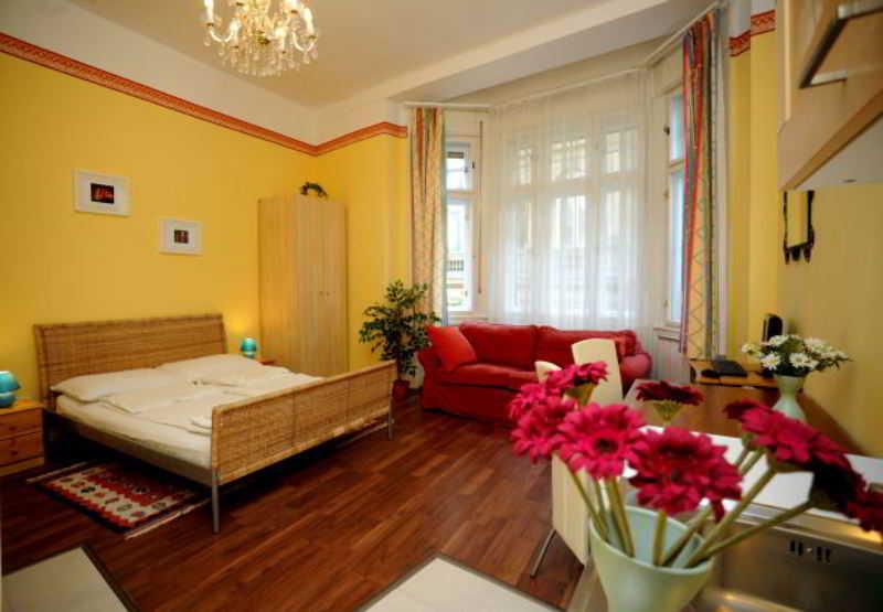 Club Apartments & Rooms Budapest Exteriör bild