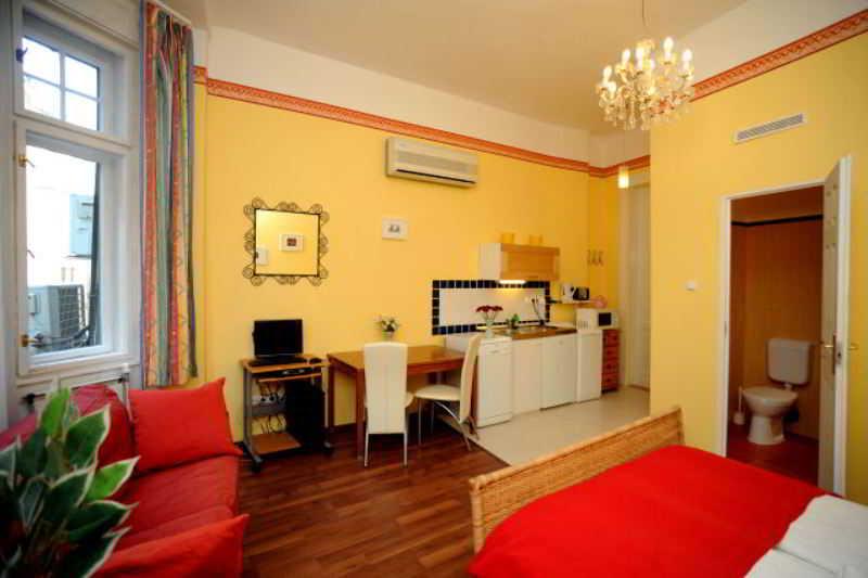 Club Apartments & Rooms Budapest Exteriör bild