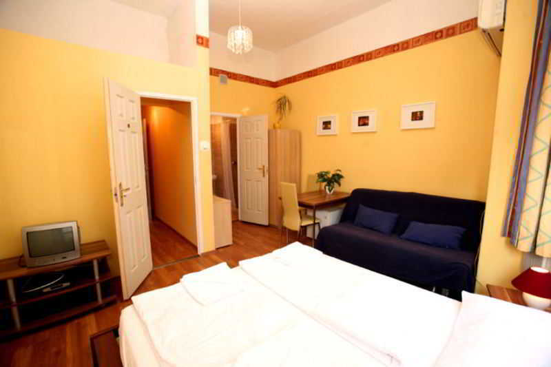 Club Apartments & Rooms Budapest Exteriör bild