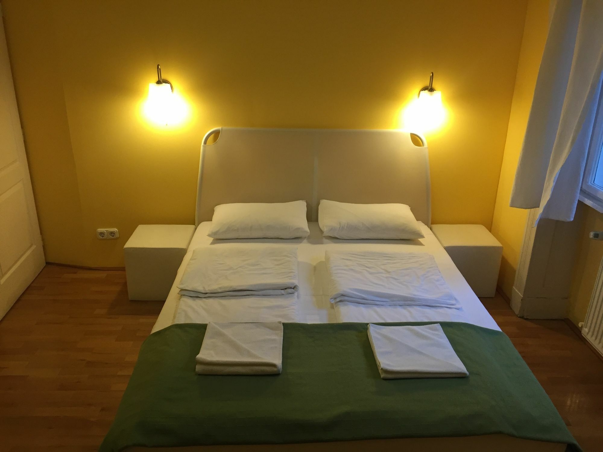 Club Apartments & Rooms Budapest Exteriör bild